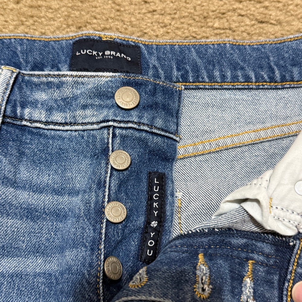 Lucky Brand Ladies Relaxed Fit Blue Jeans - Picture 3 of 9